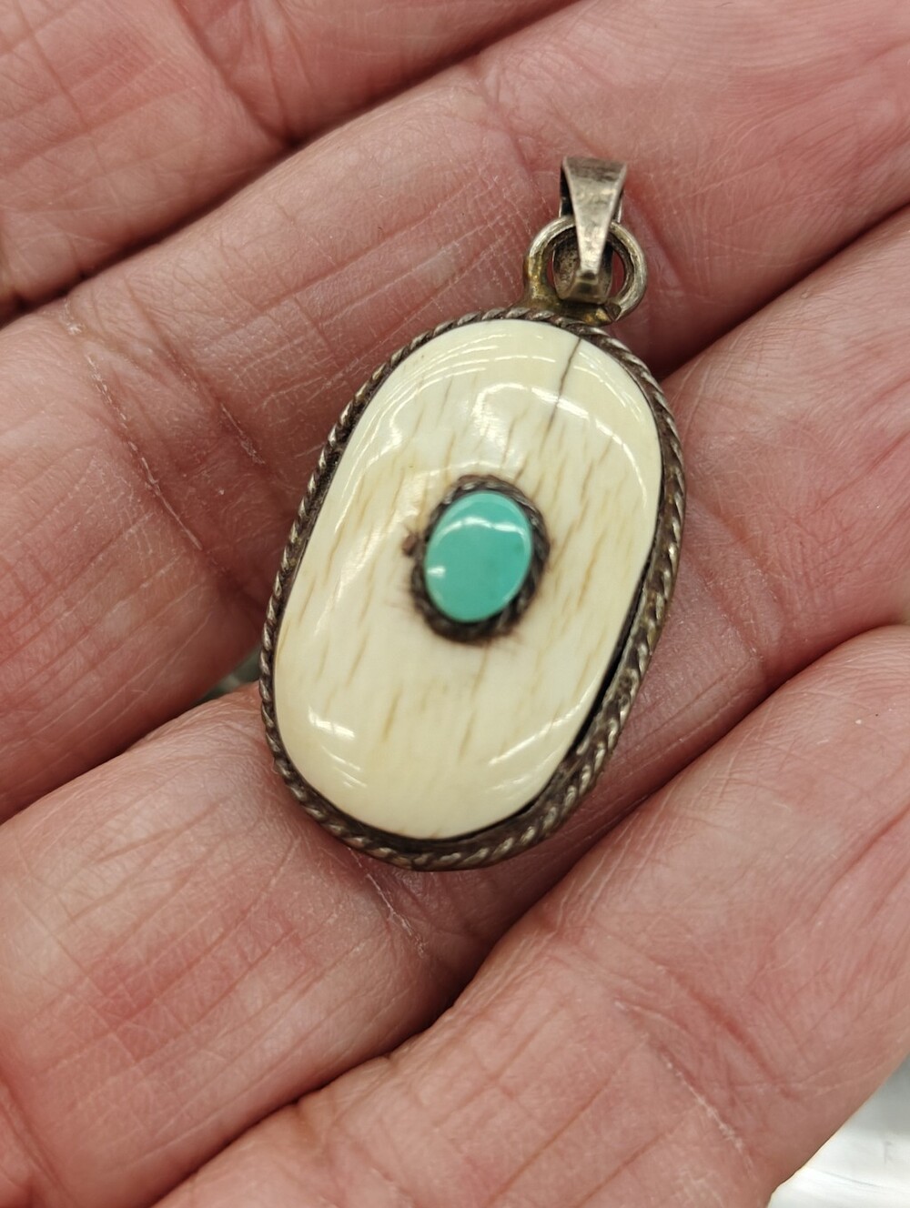 Old Southwestern Native American pendant - Picture 2 of 10